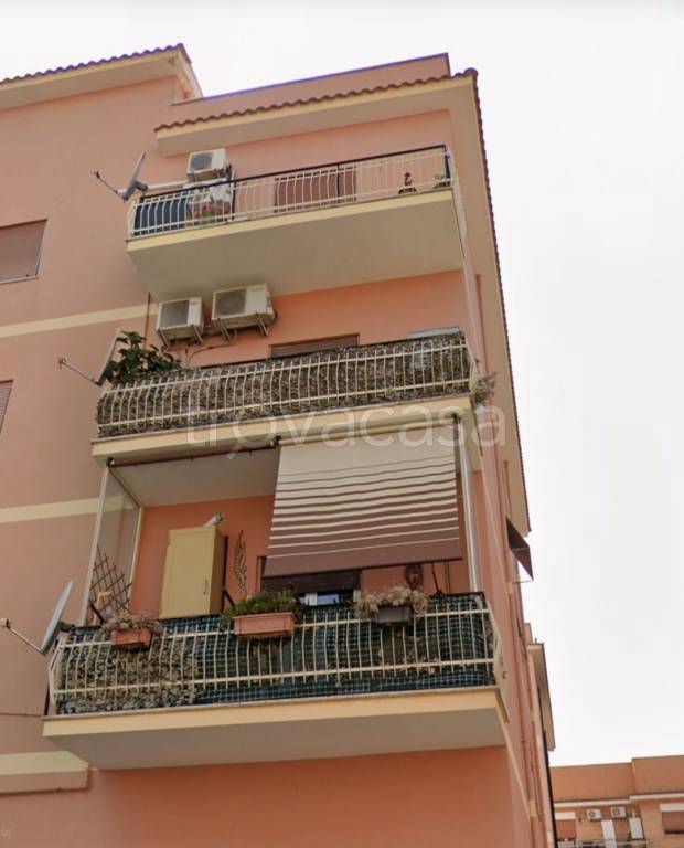 negozio in vendita a Tivoli in zona Terme