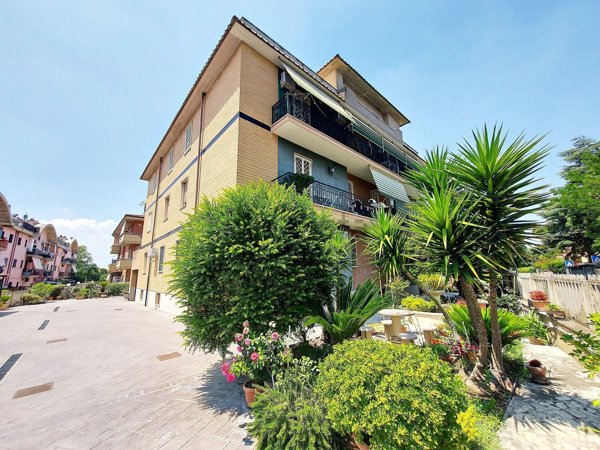 appartamento in vendita a Tivoli in zona Campolimpido