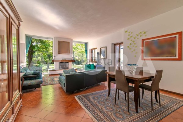 casa indipendente in vendita a Tivoli in zona Villaggio Adriano