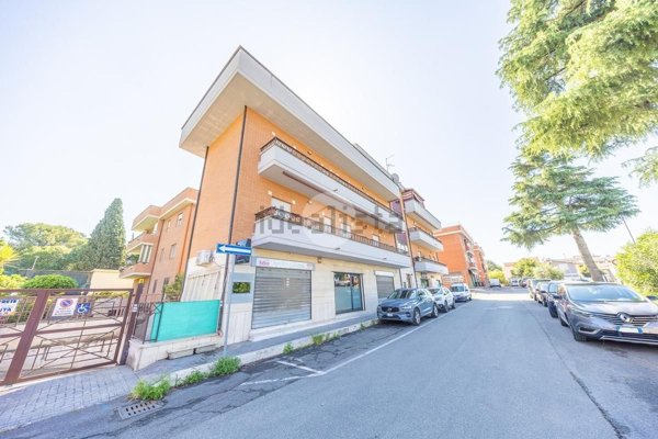 casa indipendente in vendita a Tivoli in zona Villa Adriana