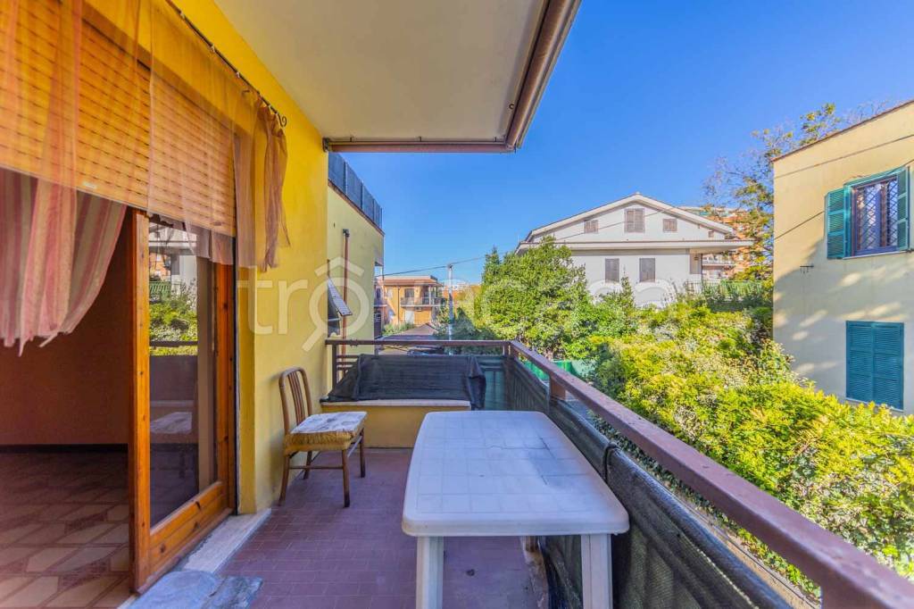 appartamento in vendita a Tivoli in zona Ponte Lucano