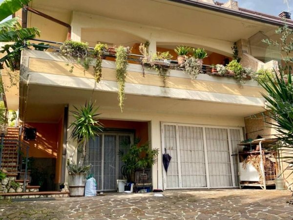 casa indipendente in vendita a Tivoli