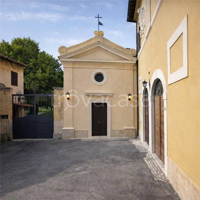 monolocale in vendita a Tivoli in zona Villa Adriana