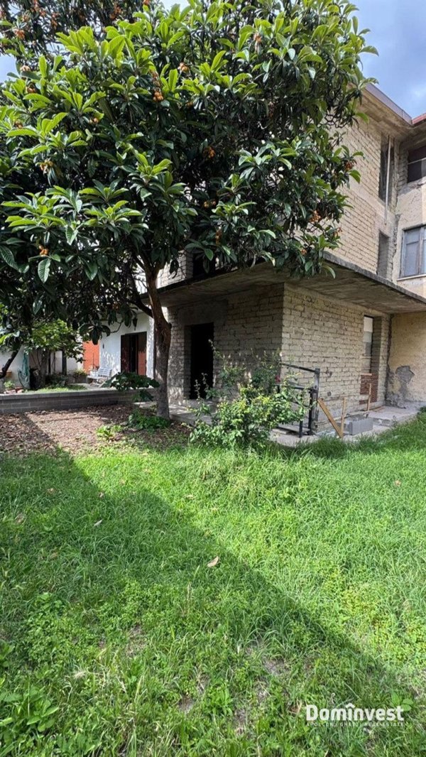 casa indipendente in vendita a Tivoli in zona Villa Adriana