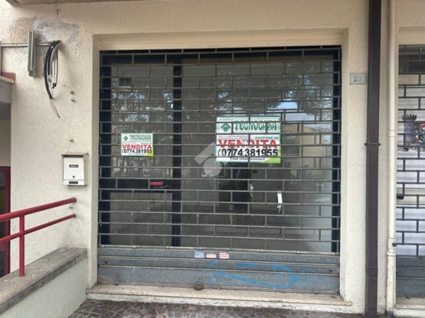 negozio in vendita a Tivoli in zona Villa Adriana