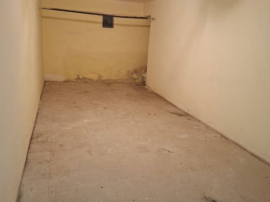 locale commerciale in vendita a Tivoli