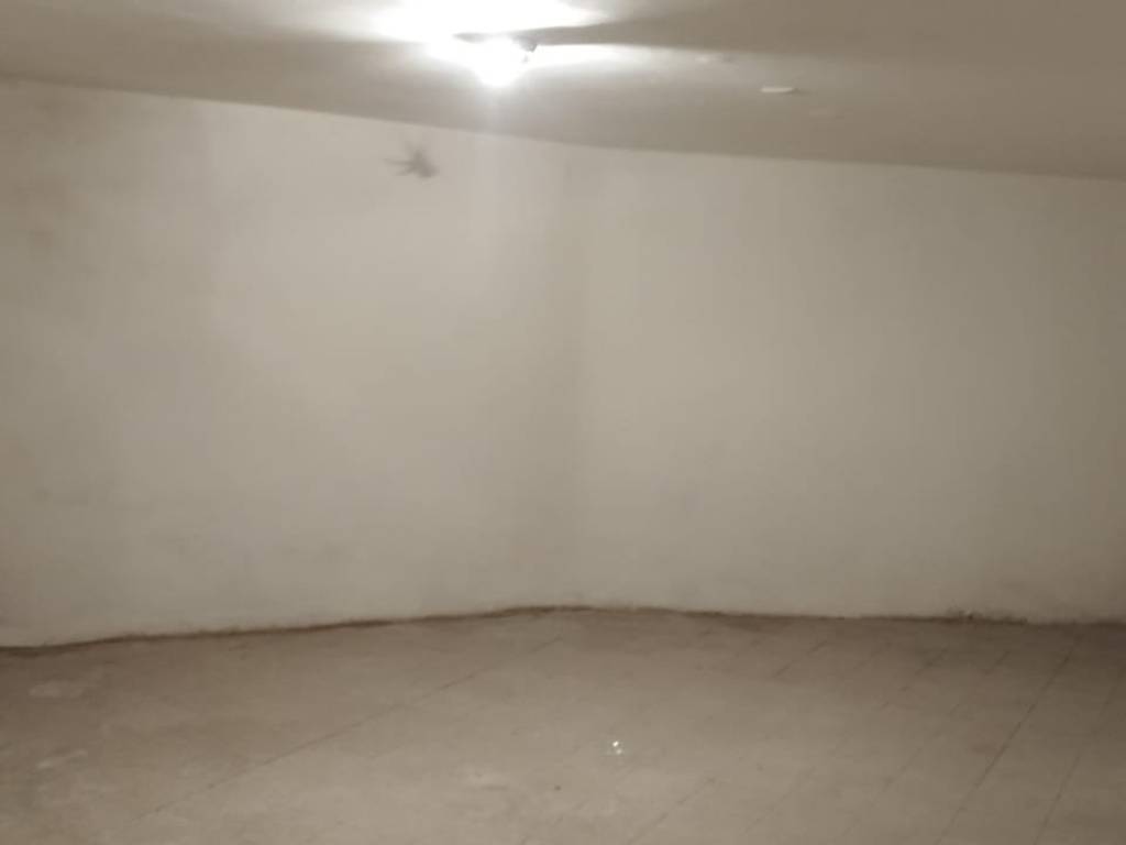 locale commerciale in vendita a Tivoli