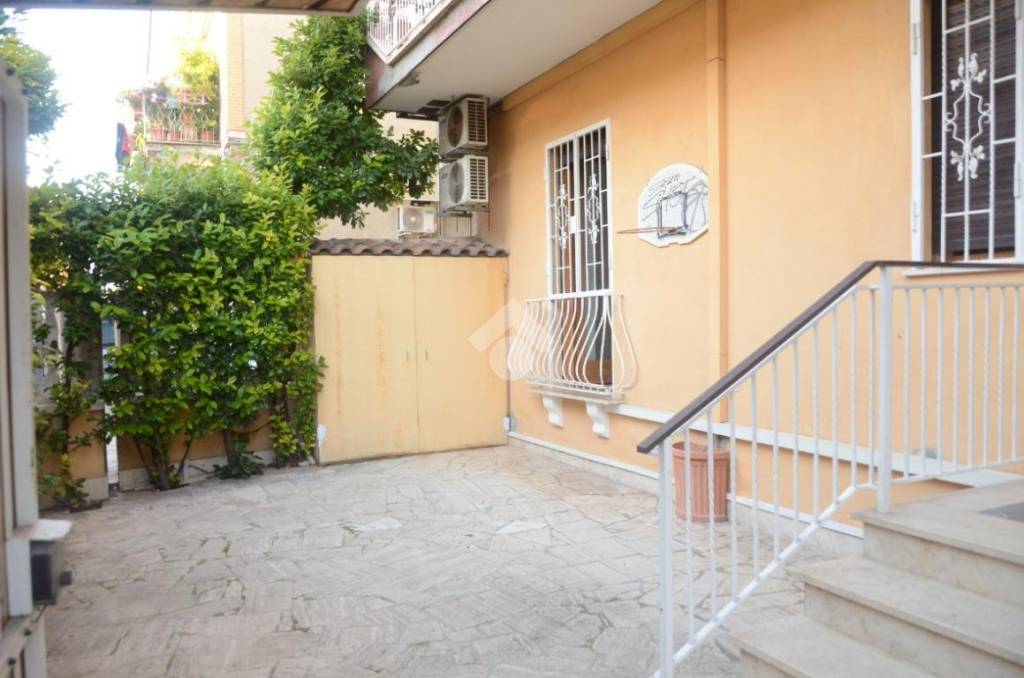 appartamento in vendita a Tivoli in zona Villa Adriana