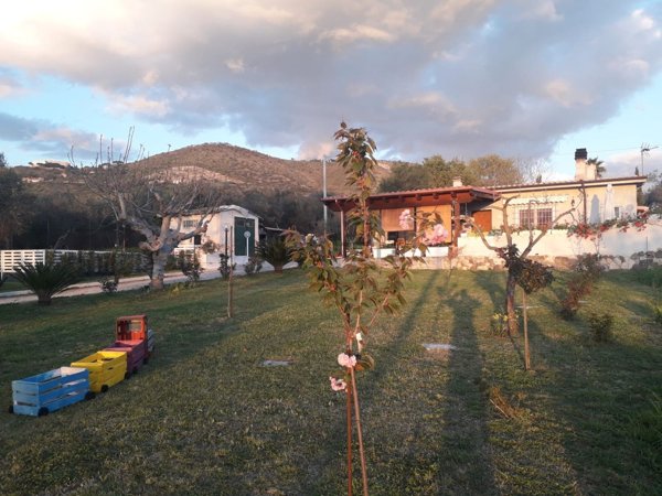 casa indipendente in vendita a Tivoli