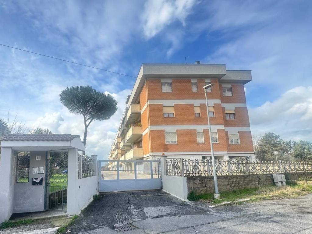 appartamento in vendita a Tivoli in zona Terme