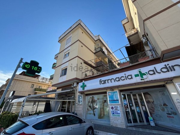 appartamento in vendita a Tivoli in zona Terme