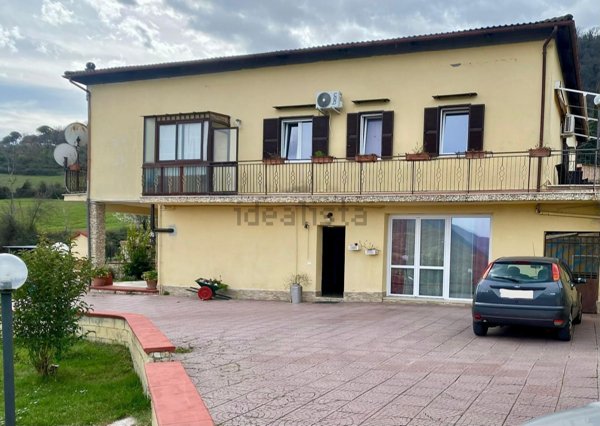 casa indipendente in vendita a Tivoli