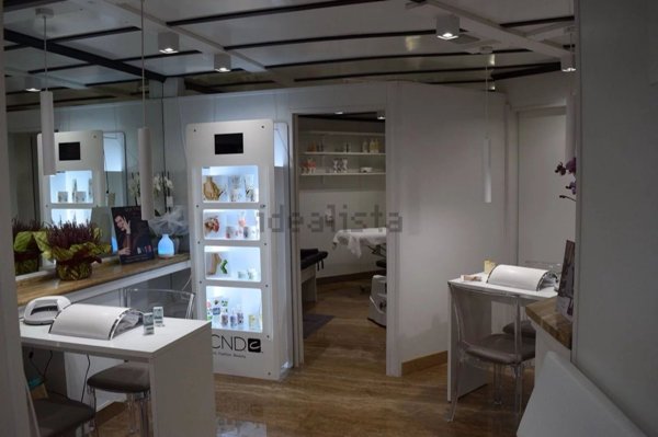 locale commerciale in vendita a Tivoli