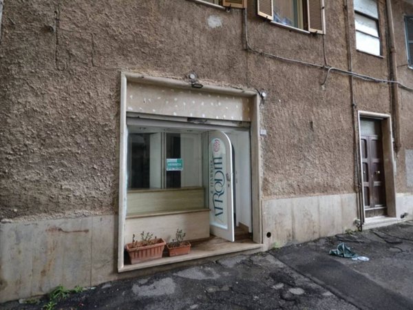 negozio in vendita a Tivoli