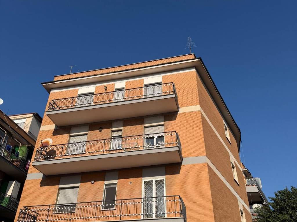 appartamento in vendita a Tivoli in zona Terme