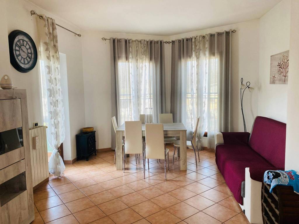 appartamento in vendita a Tivoli in zona Villaggio Adriano