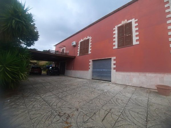 casa indipendente in vendita a Tivoli in zona Terme