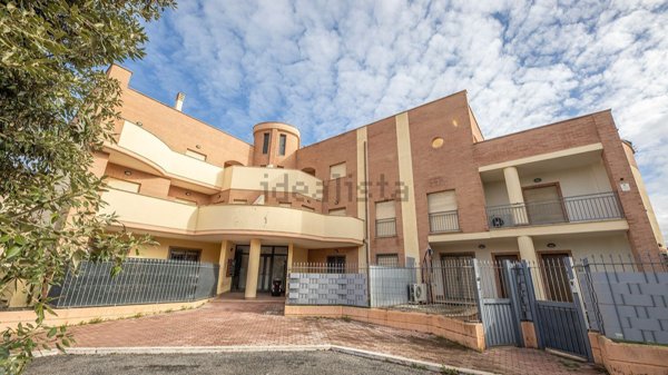 appartamento in vendita a Tivoli in zona Terme