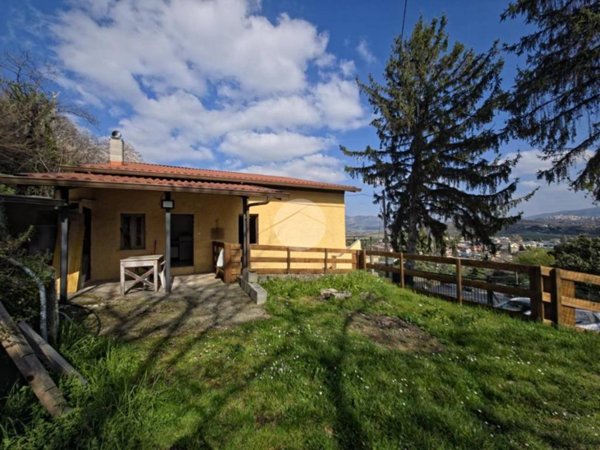 casa indipendente in vendita a Tivoli