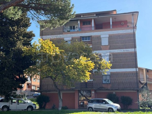 appartamento in vendita a Tivoli in zona Villa Adriana