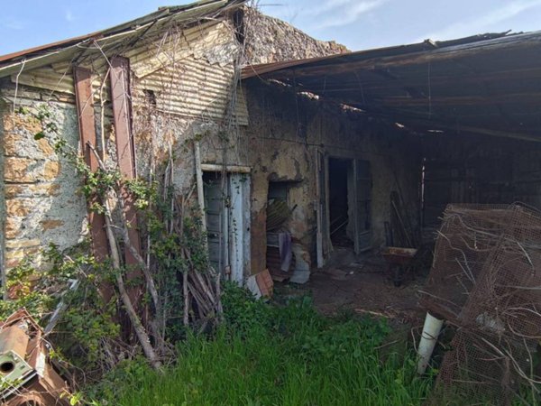 casa indipendente in vendita a Tivoli in zona Villa Adriana
