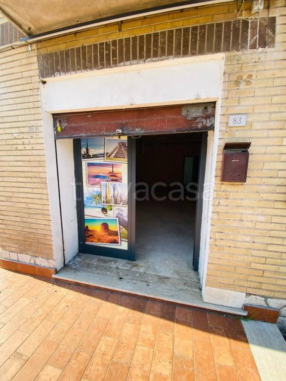 negozio in vendita a Tivoli in zona Villa Adriana