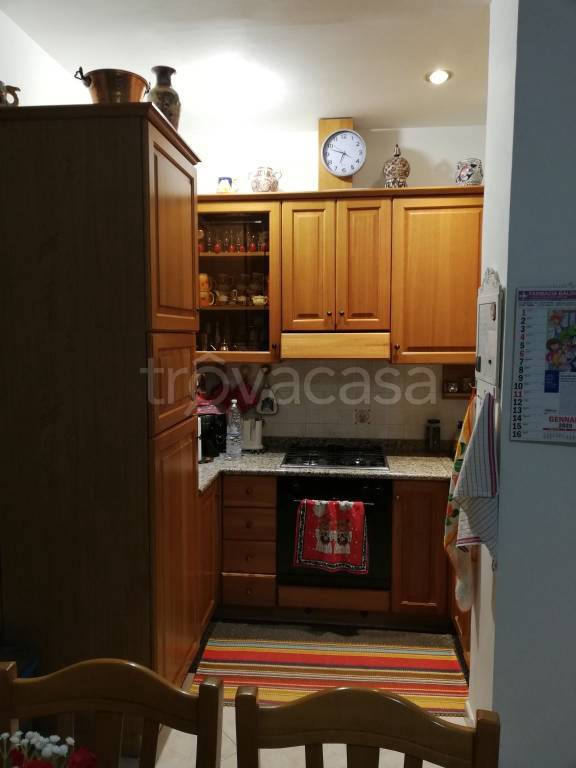 appartamento in vendita a Tivoli in zona Terme