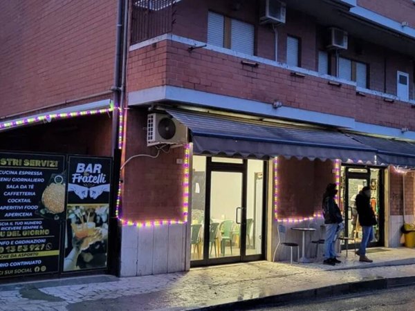 negozio in vendita a Tivoli in zona Villa Adriana