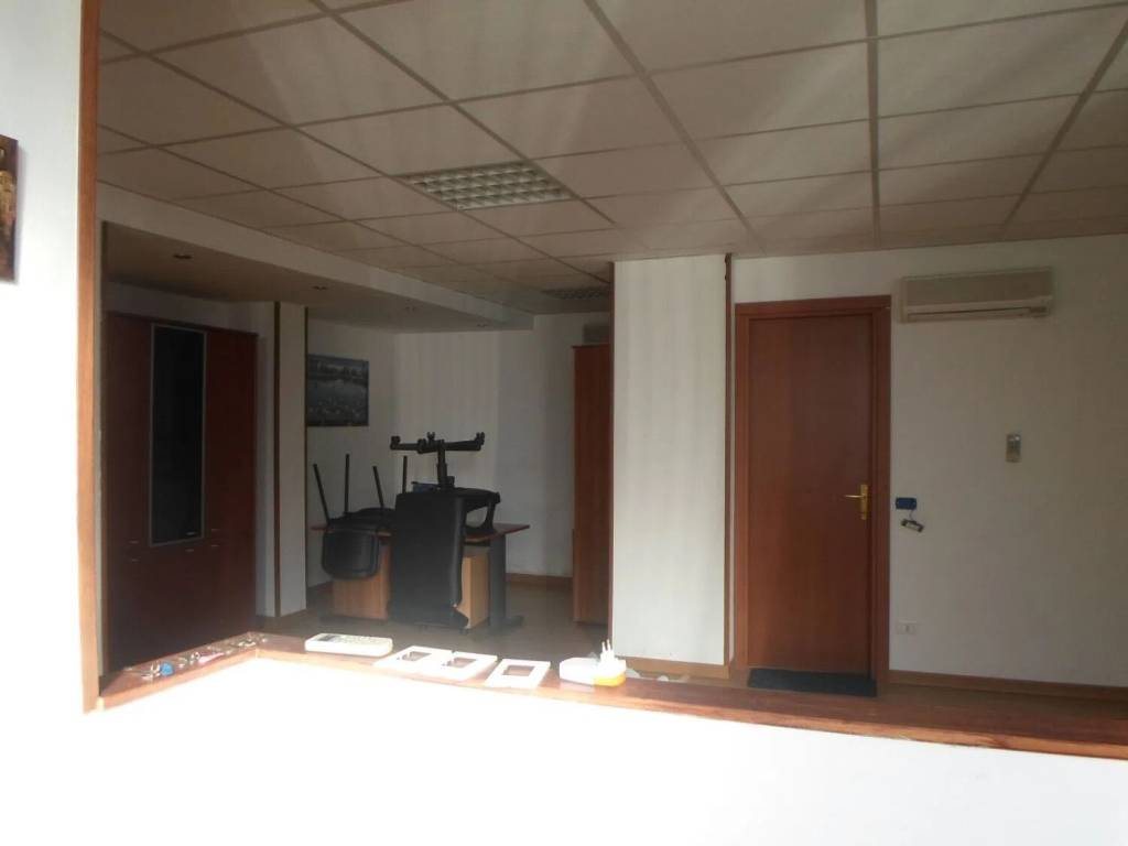 negozio in vendita a Tivoli in zona Terme