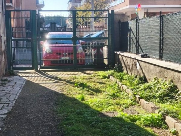 appartamento in vendita a Tivoli in zona Terme