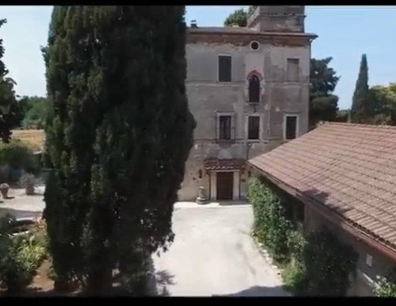 casa indipendente in vendita a Tivoli in zona Villa Adriana