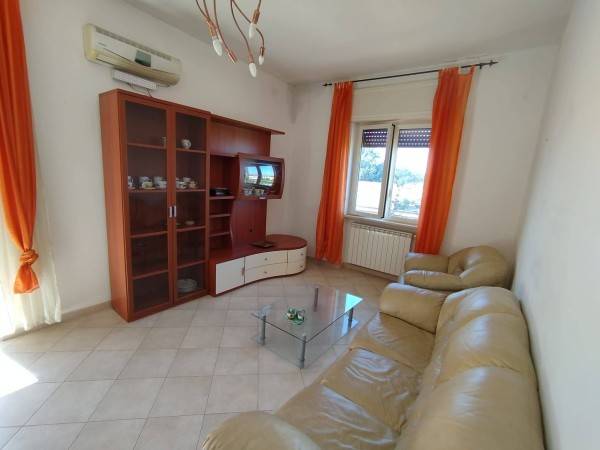 appartamento in vendita a Tivoli in zona Villaggio Adriano