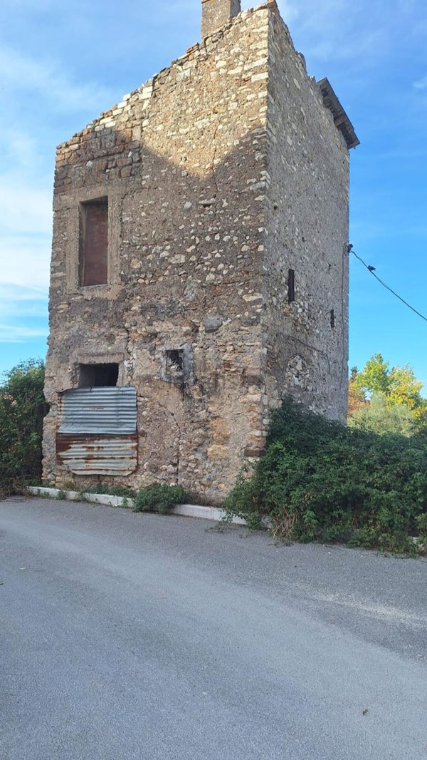 appartamento in vendita a Tivoli in zona Campolimpido