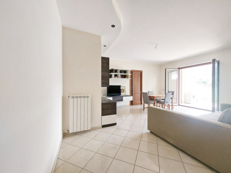 appartamento in vendita a Tivoli in zona Campolimpido