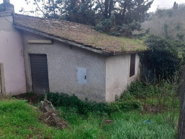 casa indipendente in vendita a Tivoli in zona Villaggio Adriano