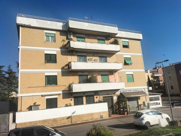 appartamento in vendita a Tivoli in zona Terme
