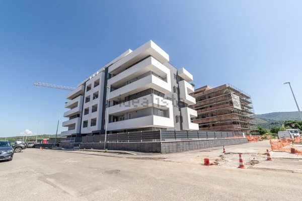 appartamento in vendita a Tivoli in zona Campolimpido