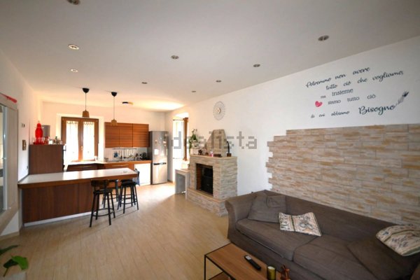 appartamento in vendita a Tivoli in zona Villaggio Adriano