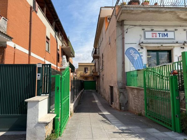 appartamento in vendita a Tivoli in zona Villa Adriana