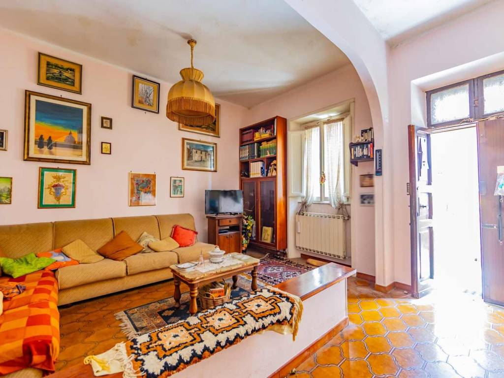 appartamento in vendita a Tivoli in zona Terme