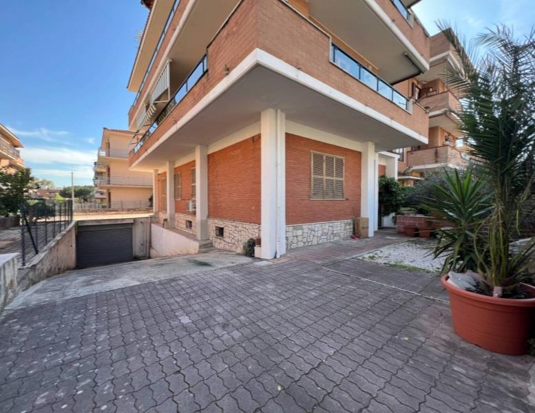 appartamento in vendita a Tivoli in zona Terme