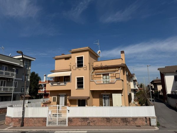 appartamento in vendita a Tivoli in zona Villa Adriana