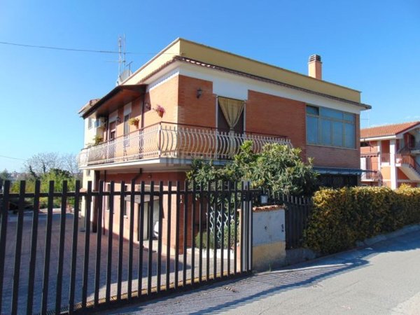 appartamento in vendita a Tivoli in zona Villa Adriana