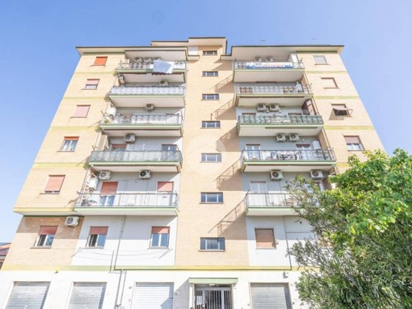 appartamento in vendita a Tivoli in zona Villaggio Adriano