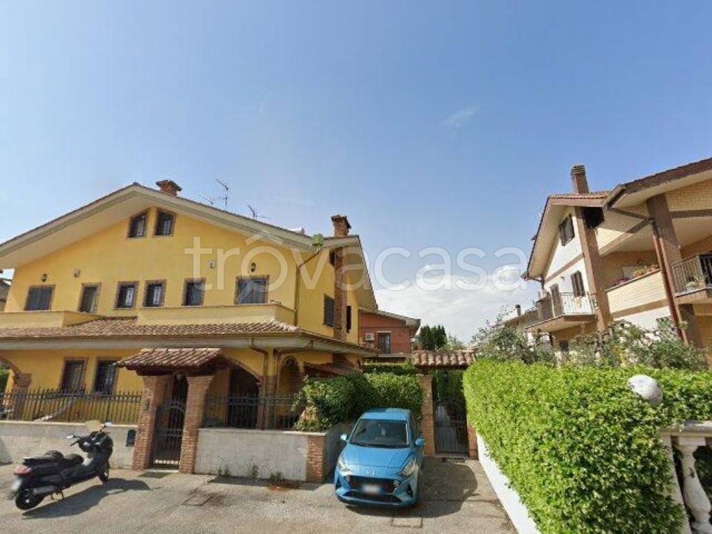 casa indipendente in vendita a Tivoli
