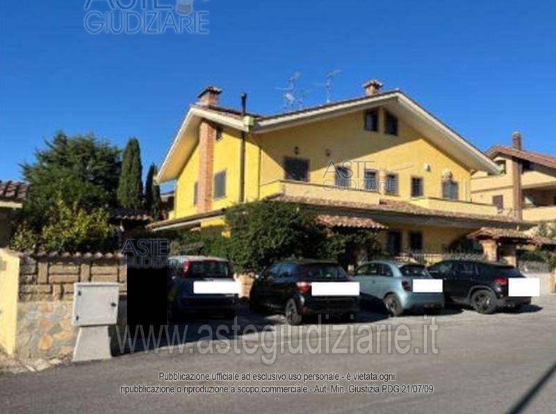 casa indipendente in vendita a Tivoli