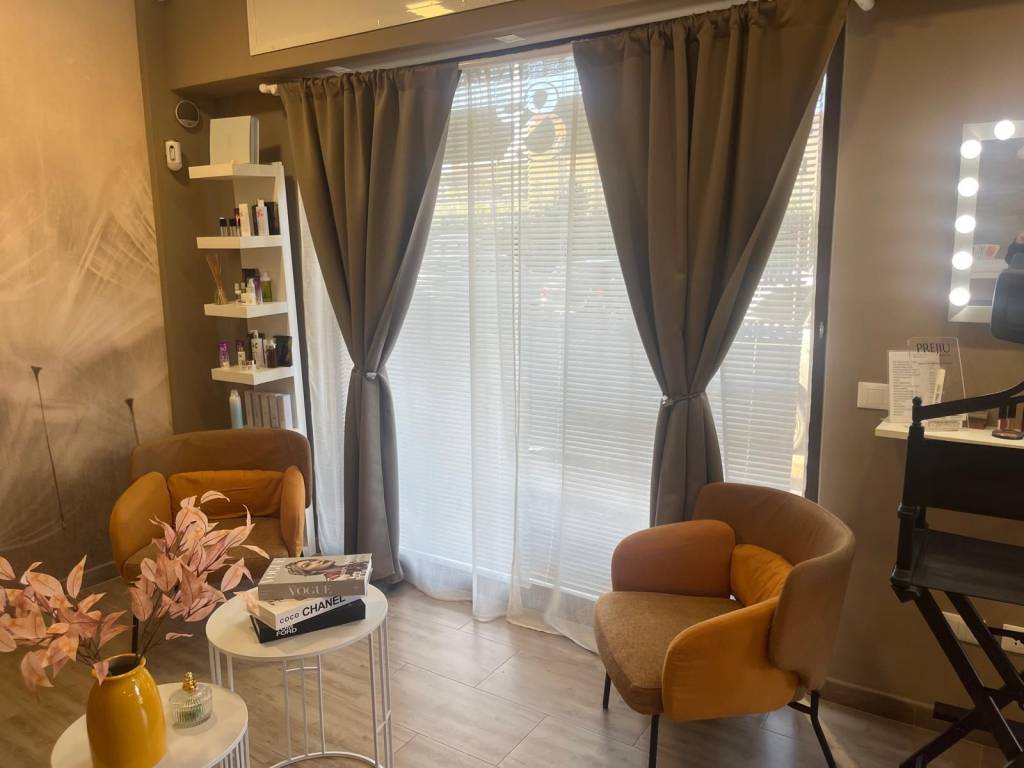 negozio in vendita a Tivoli in zona Favale