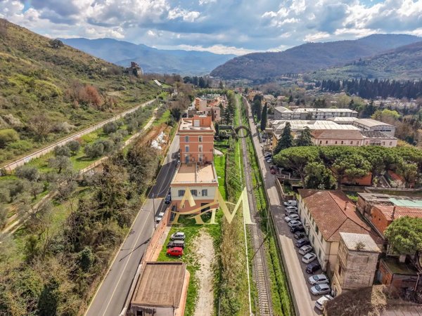 casa indipendente in vendita a Tivoli