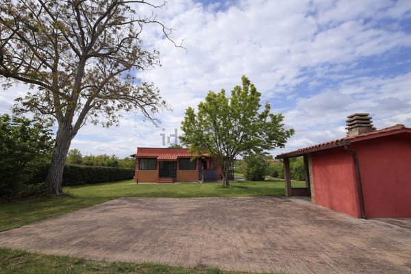 casa indipendente in vendita a Tivoli