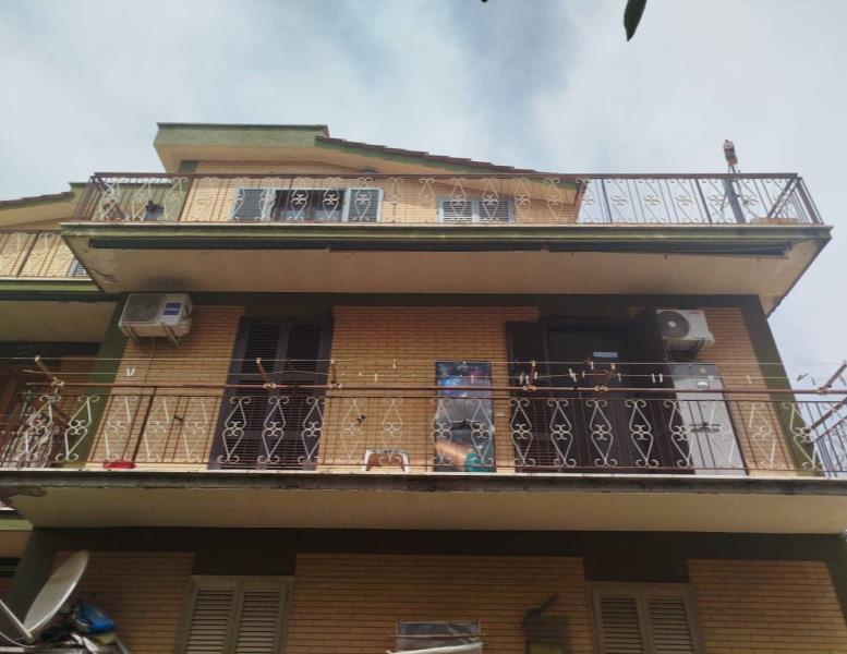 appartamento in vendita a Tivoli in zona Campolimpido